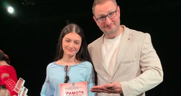 Юна острожанка виборола перше місце на обласному фестивалі-конкурсі читців «Еней був парубок моторний»