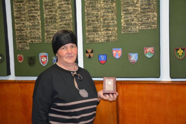 На Дубенщині родинам загиблих бійців вручили державні нагороди6