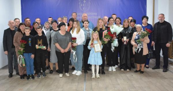 На Дубенщині родинам загиблих бійців вручили державні нагороди