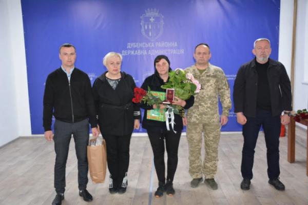 На Дубенщині родинам загиблих бійців вручили державні нагороди8