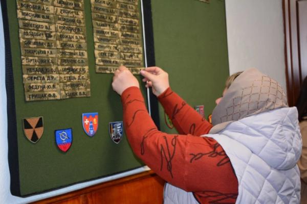 На Дубенщині родинам загиблих бійців вручили державні нагороди9