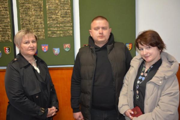На Дубенщині вшанували полеглих воїнів: родинам захисників України вручили державні нагороди3