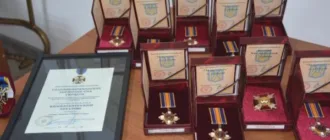 На Дубенщині вшанували полеглих воїнів: родинам захисників України вручили державні нагороди