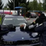 На кордоні з Польщею затримали двох чоловіків за спробу підкупу прикордонника
