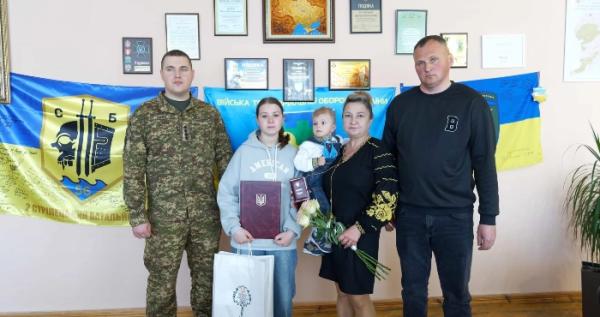 Родині загиблого передали військову нагороду