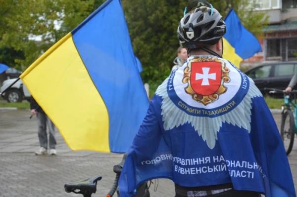 На Рівненщині зустріли учасників ветеранського велопробігу пам'яті захисників6