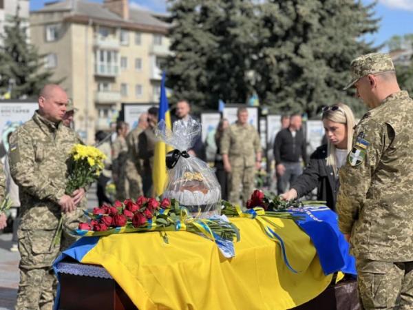 «На Щиті»: у Рівному попрощалися з Євгенієм Шаповаловим
