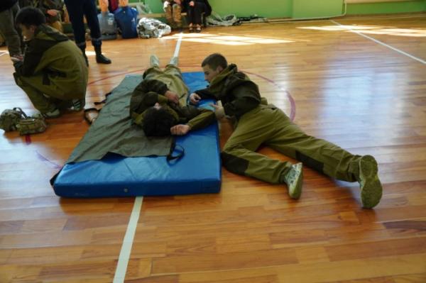 Діти в окупації під час мілітаризованої гри / Окупаційні медіа