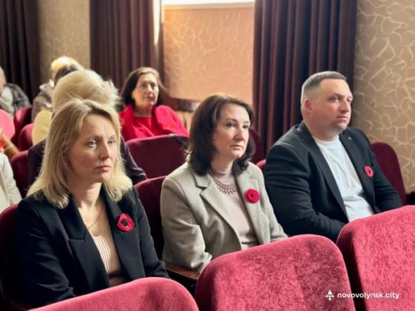 «Не згасне пам’ять у серцях»: у Нововолинську вшанували загиблих у Другій світовій війні3