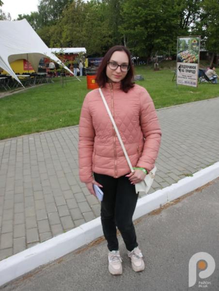 Пані Алла поспішає на концерт