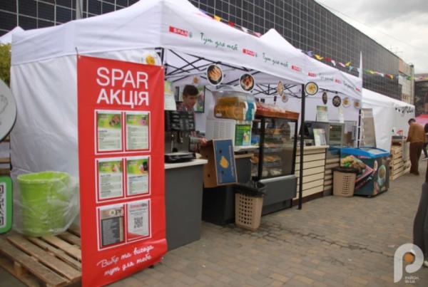Перекуси та гарячі страви від «SPAR» та ТМ «Смачні традиції»