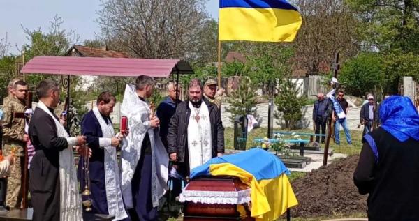 Острозька громада провела у засвіти воїна Павла Гарбарука