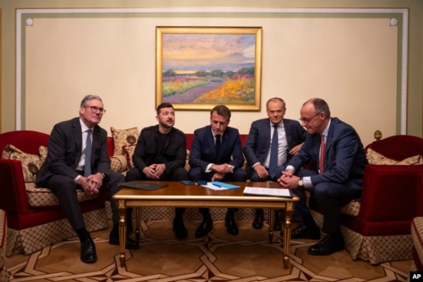 Президент України Володимир Зеленський і європейські лідери телефонують Трампу, щоб обговорити припинення вогню в Україні; 10 травня 2025 року