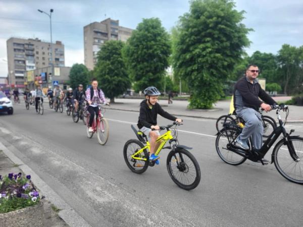 Під час благодійного велозабігу у Ковелі зібрали 20 тисяч гривень для ЗСУ11