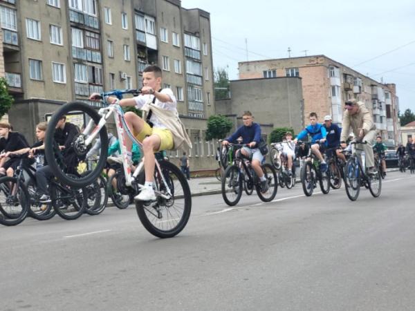 Під час благодійного велозабігу у Ковелі зібрали 20 тисяч гривень для ЗСУ14