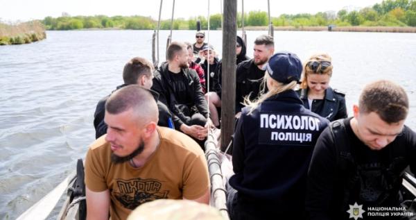 Поранені захисники здійснили подорож прадавніми човнами в «Оствиці»