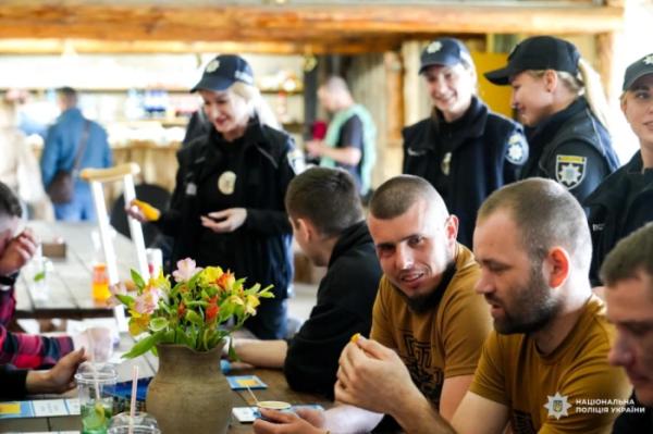 Поранені захисники здійснили подорож прадавніми човнами в «Оствиці»6
