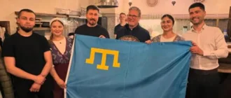 Прем'єр-міністр Великої Британії Кір Стармер під час візиту до Києва куштував страви кримськотатарської кухні