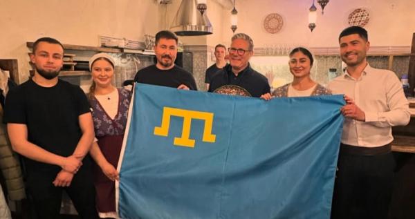 Кір Стармер у ресторані кримськотатарської кухні Musafir. Фото з соцмерез закладу