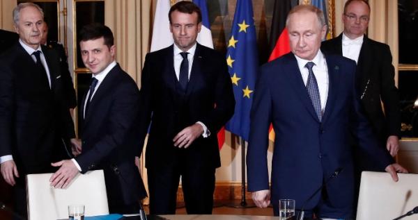 Володимир Зеленський і Володимир Путін під час зустрічі лідерів у «нормандському форматі», Париж, 9 грудня 2019 року