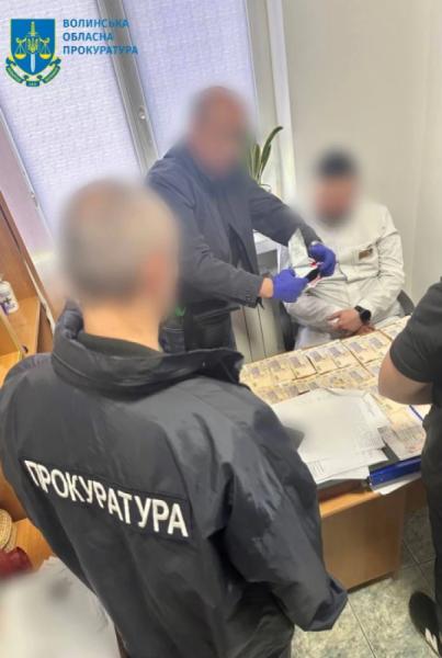 На Волині припинено схему видачі фіктивних медичних документів військовозобов'язаним, фото - Волинська обласна прокуратура
