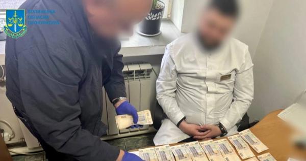 На Волині припинено схему видачі фіктивних медичних документів військовозобов'язаним, фото - Волинська обласна прокуратура