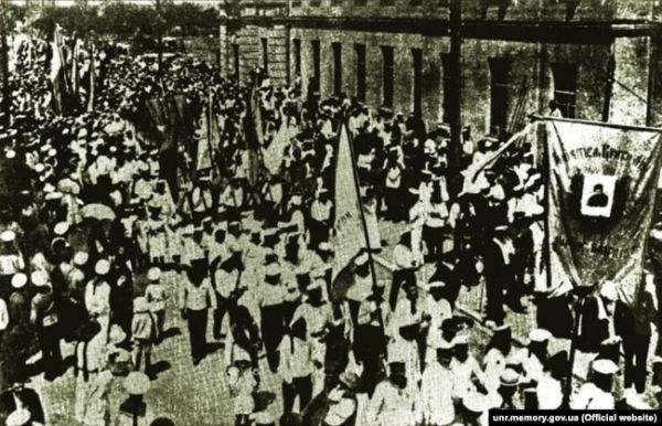 Маніфестація українських моряків у Севастополі, квітень 1918 р.