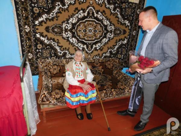Столітній ювілей відсвяткувала жителька Кухітської Волі Надія Смоляк3
