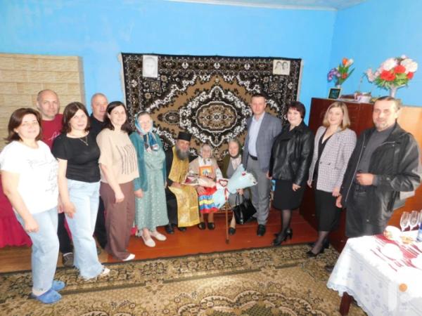 Столітній ювілей відсвяткувала жителька Кухітської Волі Надія Смоляк1