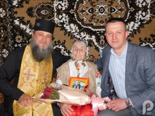 Столітній ювілей відсвяткувала жителька Кухітської Волі Надія Смоляк7