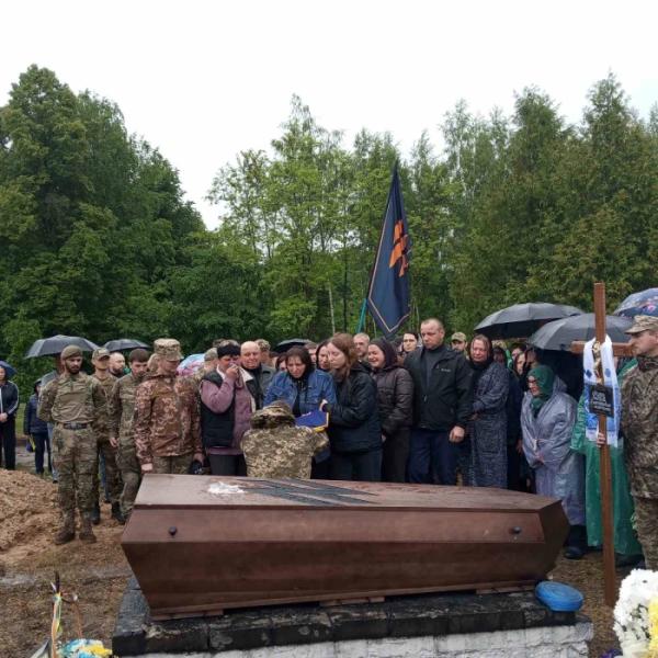 У Голобській громаді попрощалися із захисником Андрієм Морозом8