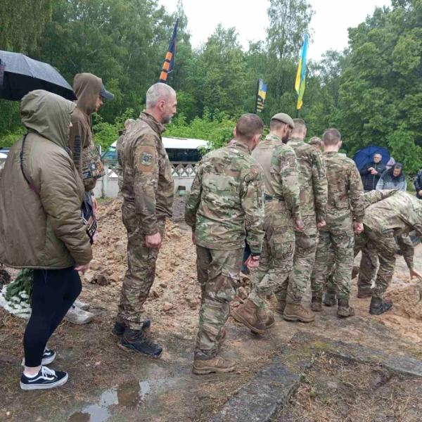У Голобській громаді попрощалися із захисником Андрієм Морозом7