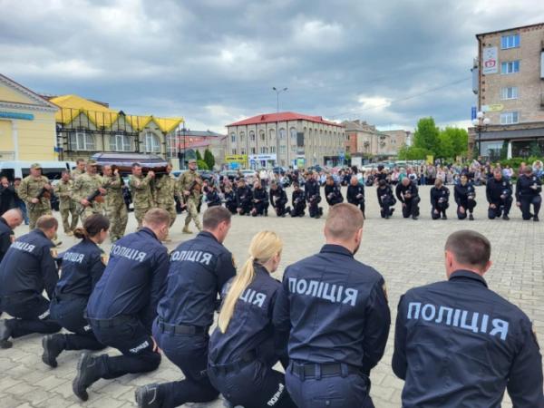 У Ковелі попрощалися із захисником Дмитром Сергієнком14