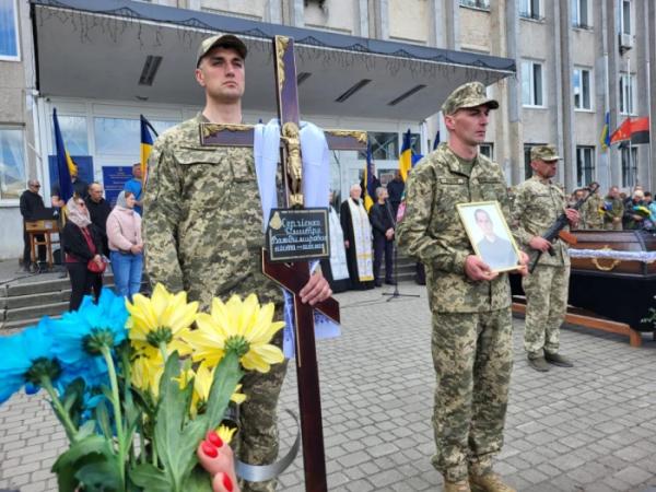 У Ковелі попрощалися із захисником Дмитром Сергієнком19