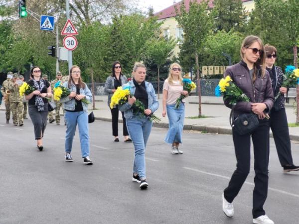 У Ковелі попрощалися із захисником Дмитром Сергієнком11