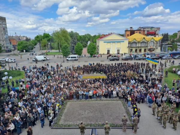 У Ковелі попрощалися із захисником Дмитром Сергієнком18
