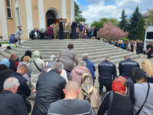 У Ковелі попрощалися із захисником Дмитром Сергієнком4
