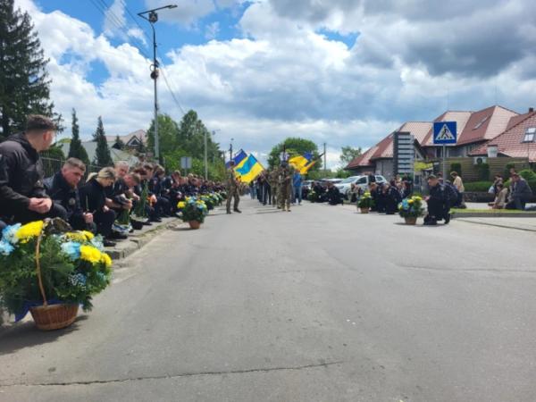 У Ковелі попрощалися із захисником Дмитром Сергієнком6