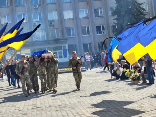У Ковелі попрощалися із захисником Максимом Ткачуком16