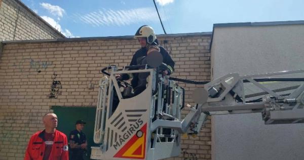 У Ковелі з даху знімали підлітка