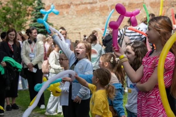 У Луцькому замку відбулося свято для дітей14