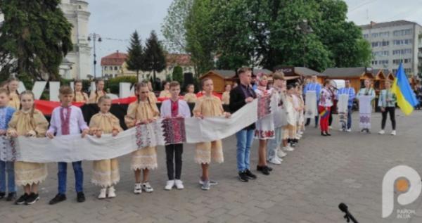 Святкування Дня вишиванки в Луцьку