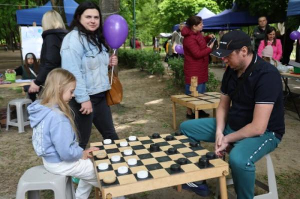 У Луцьку відбувся сімейний фестиваль «Тепло материнських сердець»44