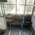 У Рівному чоловік вибив вікно тролейбуса