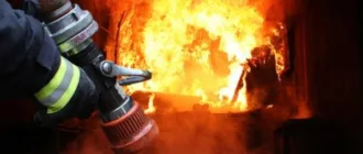 У Рівному внаслідок пожежі в приватному будинку постраждав чоловік