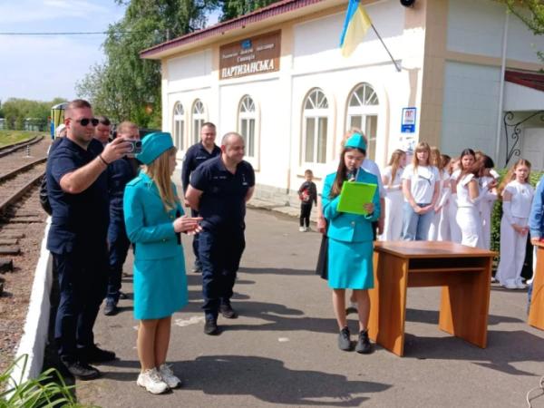 У Рівному знову запрацювала дитяча залізниця3