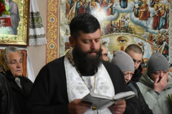 У селі Дачне попрощалися із захисником В'ячеславом Терьохіним14
