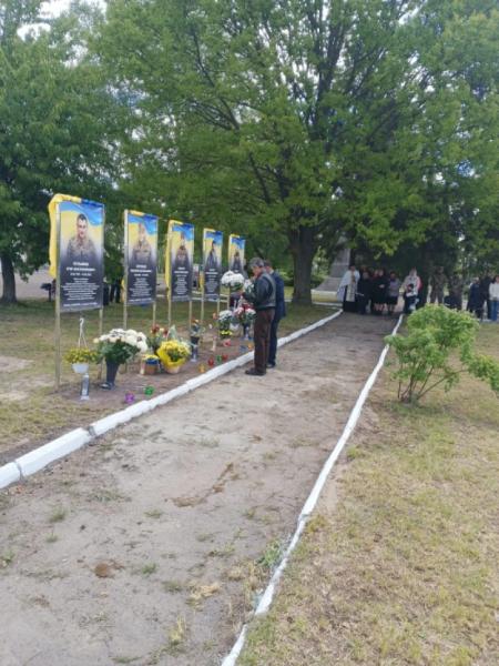 У селі Мокрець відкрили Алею Слави полеглих захисників13