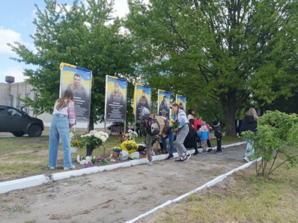 У селі Мокрець відкрили Алею Слави полеглих захисників18