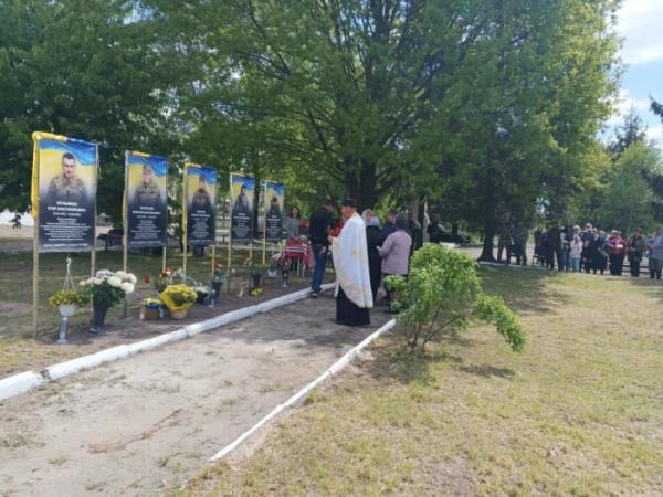 У селі Мокрець відкрили Алею Слави полеглих захисників10